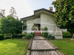 Villa a schiera in Via Marzaboto 24 in zona Mussetta a San Dona'Di piave