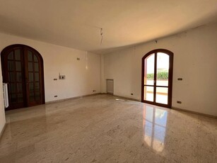 Villa bifamiliare in Vendita a Bari, 290'000€, 200 m²
