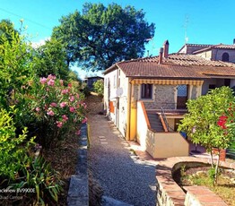 Villa Bifamiliare in Vendita ad Monte San Savino - 175000 Euro