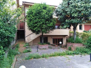 Villa da ristrutturare in zona Vaccheria a Caserta