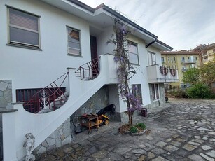 Villa in Vendita a Alessandria, 298'000€, 350 m²