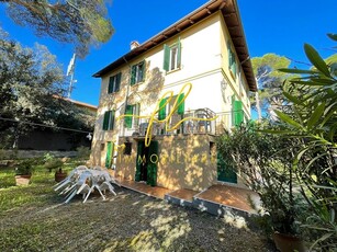 Villa in Vendita a Livorno, 780'000€, 450 m²