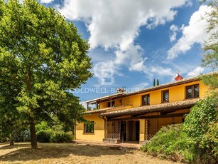 Villa in Vendita a Perugia, 730'000€, 800 m²