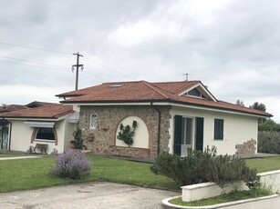 Villa in Via Francesca Vecchia in zona Molinaccio a Uzzano