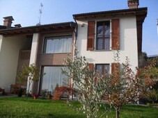 Villa a schiera in ottime condizioni in zona Torre Sacchetti a Stradella