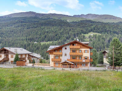 Appartamento 'Casa Michela Trilocale Mansardato' con vista sulle montagne, terrazza e Wi-Fi