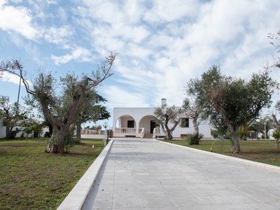 villa in vendita a Lizzanello