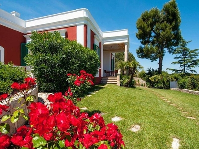 Villa con Piscina per 12 Persone ca. 320 qm in Monopoli, Costa Adriatica italiana (Costa orientale della Puglia)