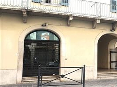 Locale commerciale - Oltre 3 vetrine a CENTRO CITTA, Brescia