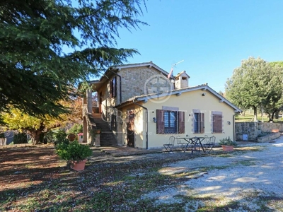 Lussuoso casale in vendita Cannara, Umbria