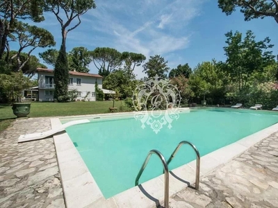 Prestigiosa villa di 400 mq in vendita via toscana, Pietrasanta, Lucca, Toscana