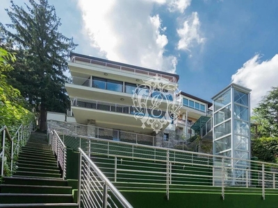 Prestigiosa villa di 430 mq in vendita, Como, Italia