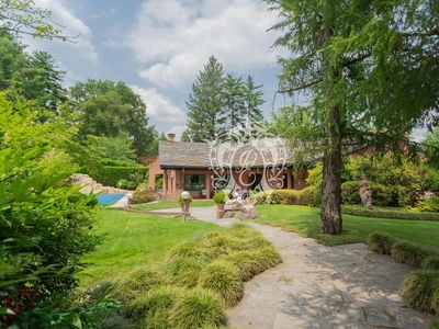 Prestigiosa villa in vendita via della pineta, Guanzate, Como, Lombardia