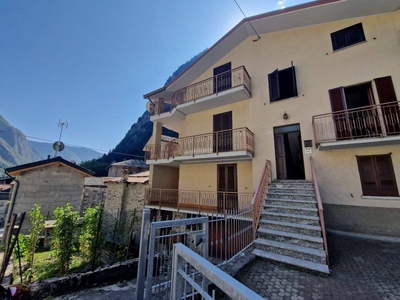 Appartamento in vendita a Val Masino Sondrio San Martino