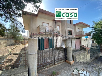 Casa indipendente con giardino a San Cataldo