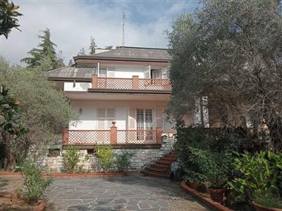 Indipendente - Villa a Castelnuovo Magra