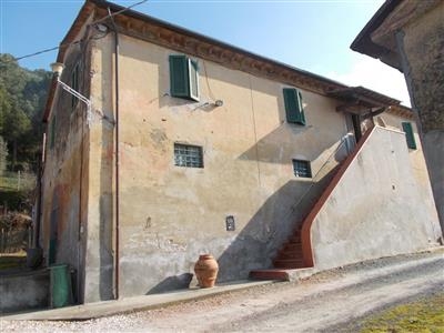 Porzione di casa in buono stato di 90 mq.