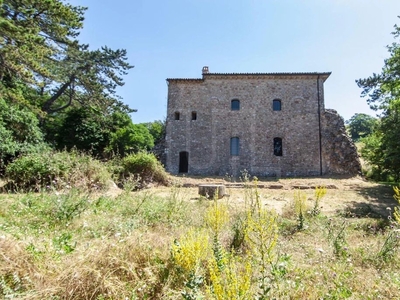 Casa di prestigio di 242 mq in vendita Spoleto, Italia