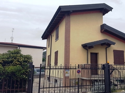 villa indipendente in vendita a Dresano
