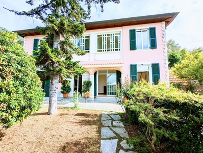 villa indipendente in vendita a Moglio