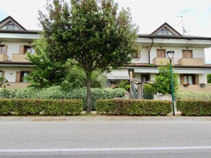 Villa a Schiera in vendita a Lignano Sabbiadoro via Casa Bianca, 30