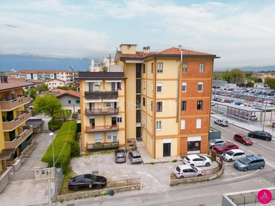 Casa a Pordenone in Via Brigata Sassari, Ospedale