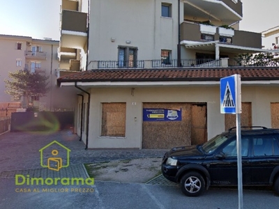 Monolocale in Via Dario Campana 82A, Rimini, 2 bagni, 76 m² in vendita