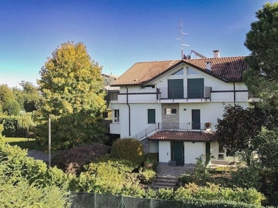 Prestigiosa villa di 540 mq in vendita Via San Francesco, 35, Villa Guardia, Como, Lombardia