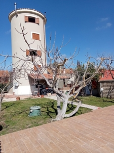 Rustico a Fiumicino in Viale di Camposalino