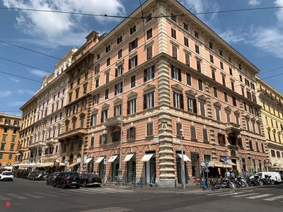 Appartamento in Vendita in Piazza Risorgimento 20 a Roma