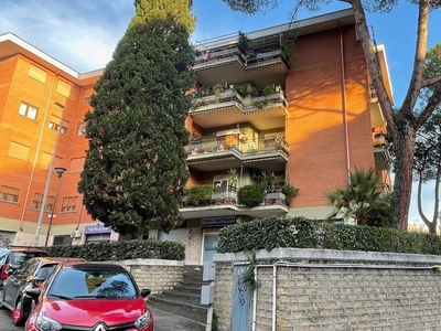 Appartamento in Vendita in Via Antonio Silvani a Roma