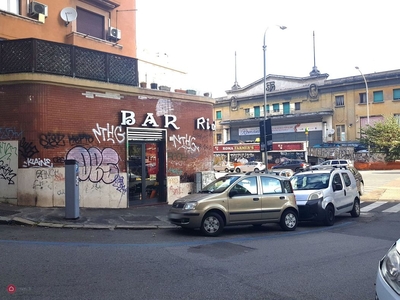 Bar in Vendita in Via Tuscolana 180 a Roma