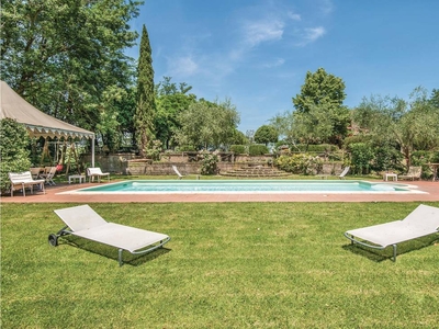 Casa a Vitorchiano con piscina, terrazza e giardino