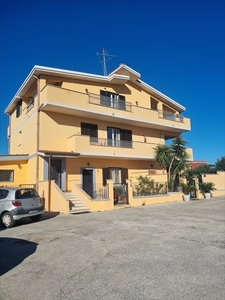 Casa indipendente con giardino in via corrado anticoli 34, Nettuno