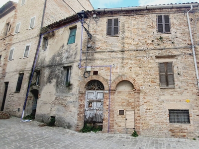 Casa indipendente da ristrutturare a Montefiore dell'Aso