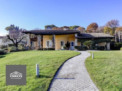 Prestigiosa villa di 600 mq in vendita, Via Gabriele D'Annunzio, Padenghe sul Garda, Lombardia
