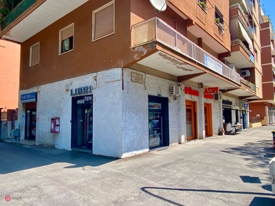Negozio/Locale commerciale in Vendita in Via Giulio Aristide Sartorio 21 a Roma