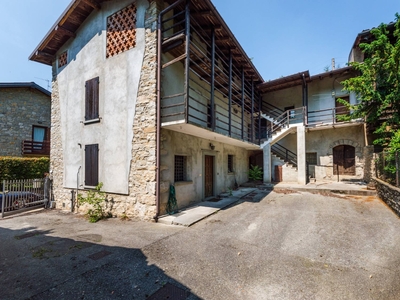 Rustico/Casale/Corte in vendita a Bergamo - Zona: Astino