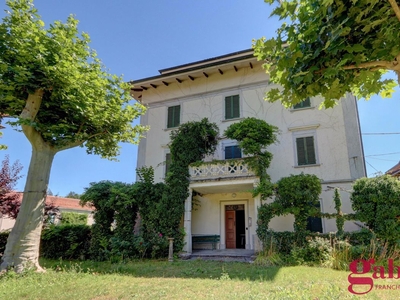 Villa da ristrutturare a Guiglia