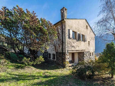 Villa in vendita a Tresivio Sondrio