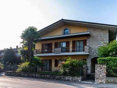 Villa in vendita a Treviolo - Zona: Curnasco