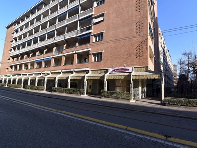 Affitto Locale Commerciale via genova, Torino