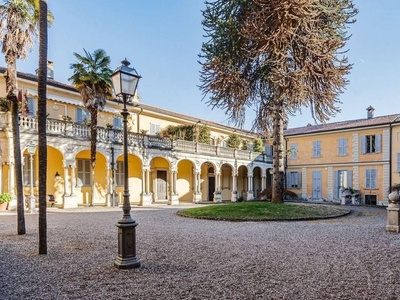 Appartamento di prestigio di 160 m² in vendita Via Abate G. Pozzone, Appiano Gentile, Como, Lombardia