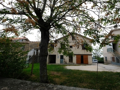 Casa 13 locali di 220 m² in Serra San Quirico