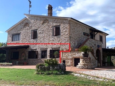 Casa a Poggio Nativo in Via Cornazzano