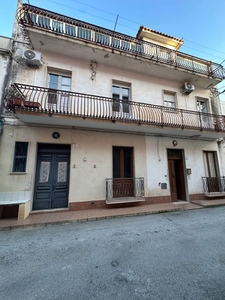 Casa Indipendente in Via G. Rossini, 3, Avola (SR)