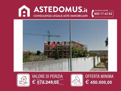 Edificio-Stabile-Palazzo in Vendita ad Capua - 450000 Euro