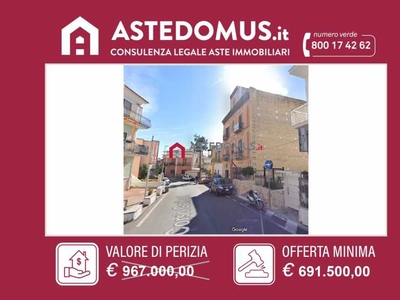 Edificio-Stabile-Palazzo in Vendita ad Monte di Procida - 691500 Euro