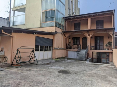 Prestigiosa villa di 245 mq in vendita, Via Michele Pericle Negrotto, Milano, Lombardia