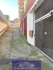 Garage in Piazza Puccini - Novoli, Firenze